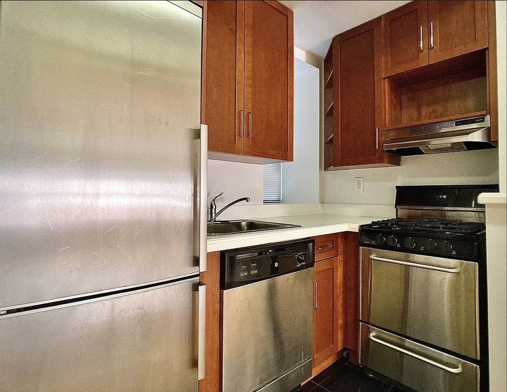 235 East 46th Street - Photo 2