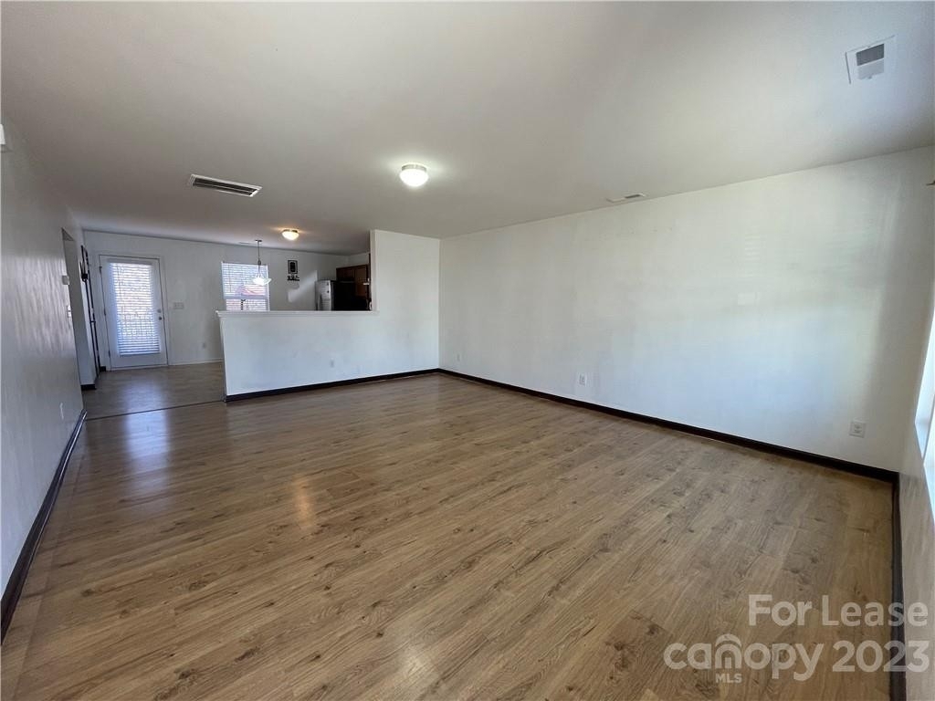 3654 Creekside Drive - Photo 1