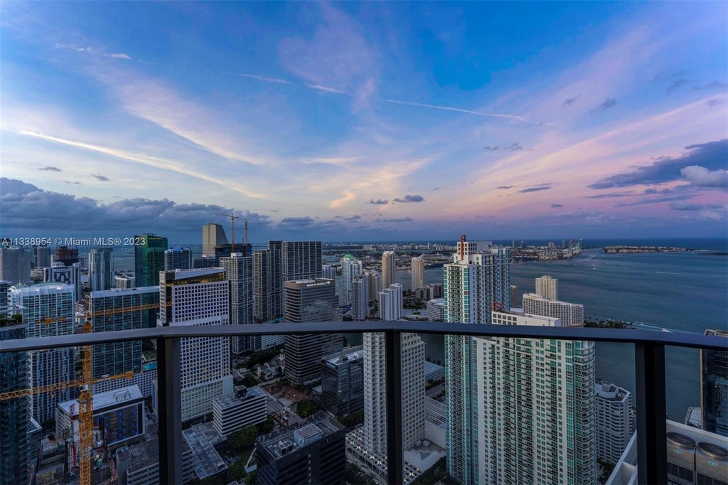 1000 Brickell Plz - Photo 3