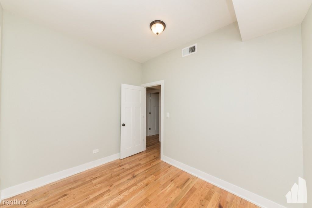 627 W Oakdale Ave - Photo 5