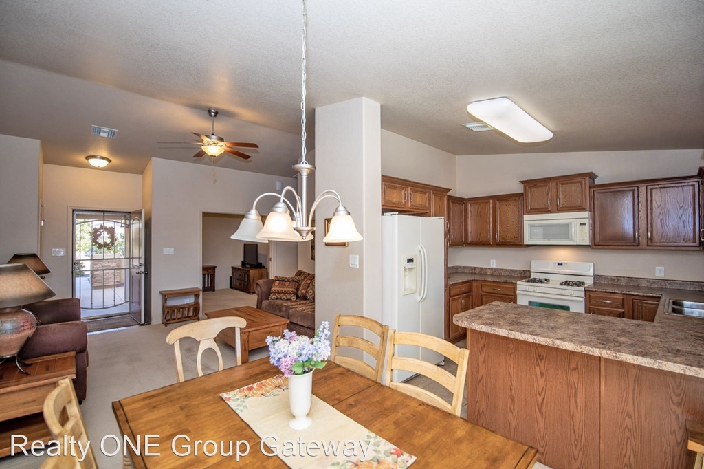 13763 E 45th Ln - Photo 11