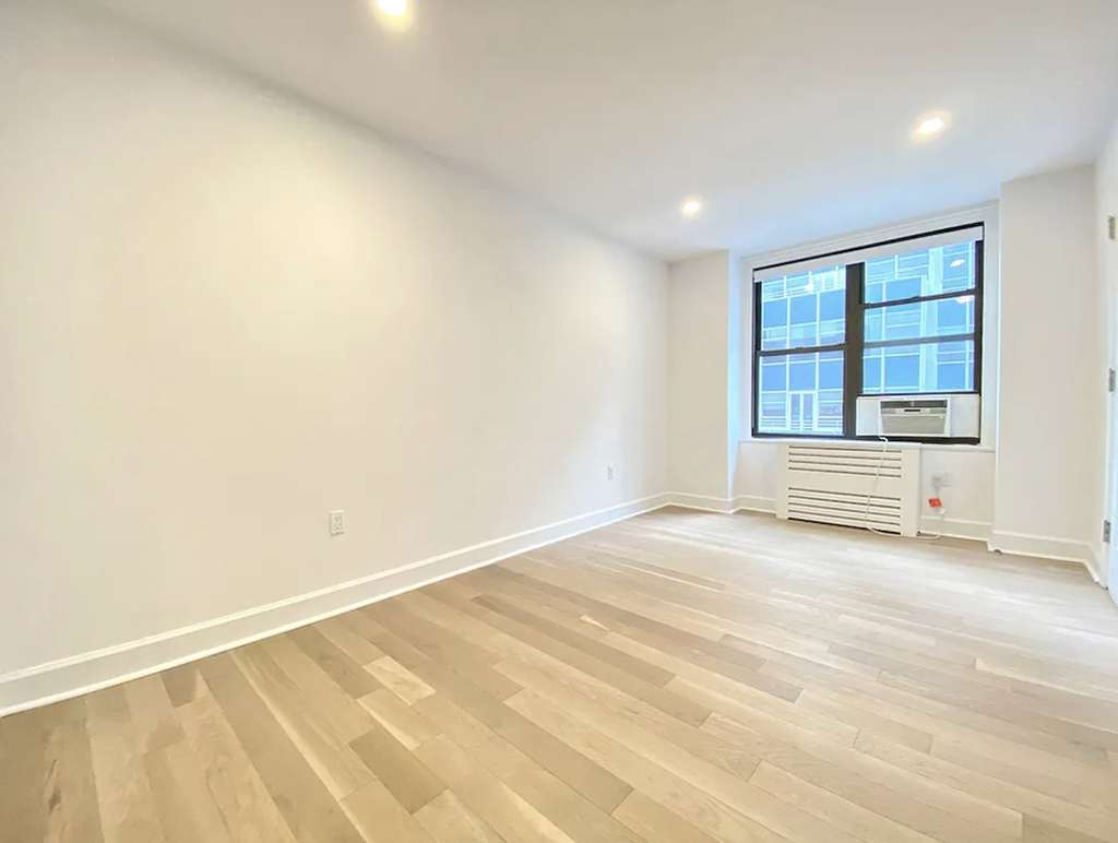 TRUE 2BED on E 47th Street - Photo 2