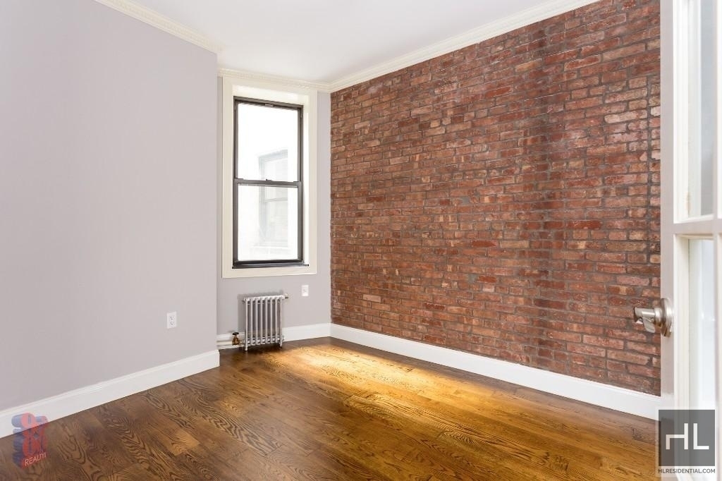 212 East 25th Street - Photo 4