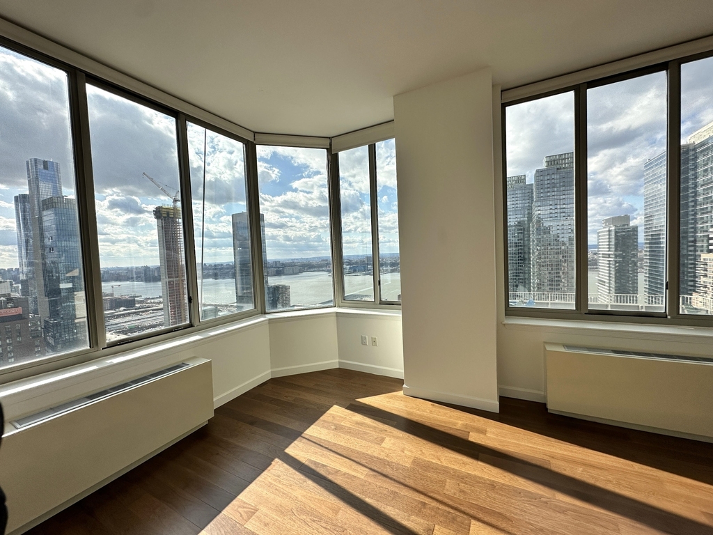 10th Ave. Penthouse  - Photo 1