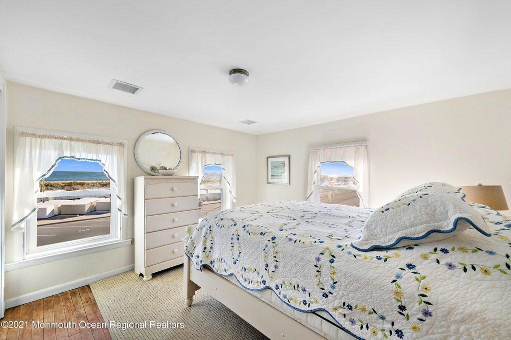 1211 Ocean Avenue - Photo 30