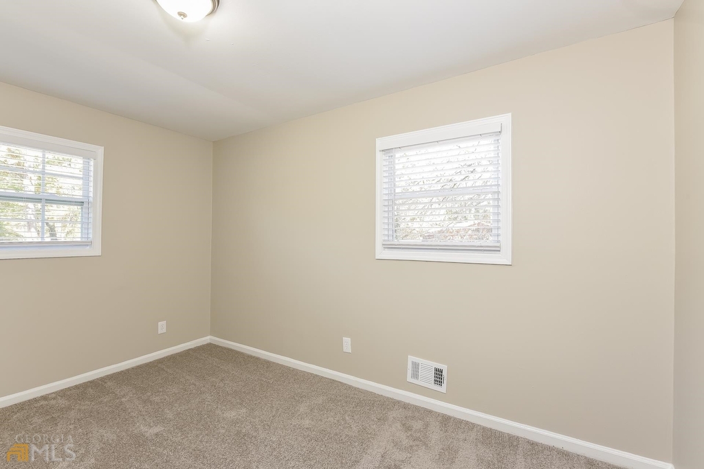 285 Pointer Court - Photo 10