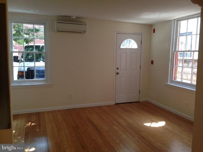 1212 Spruce St #1r - Photo 2