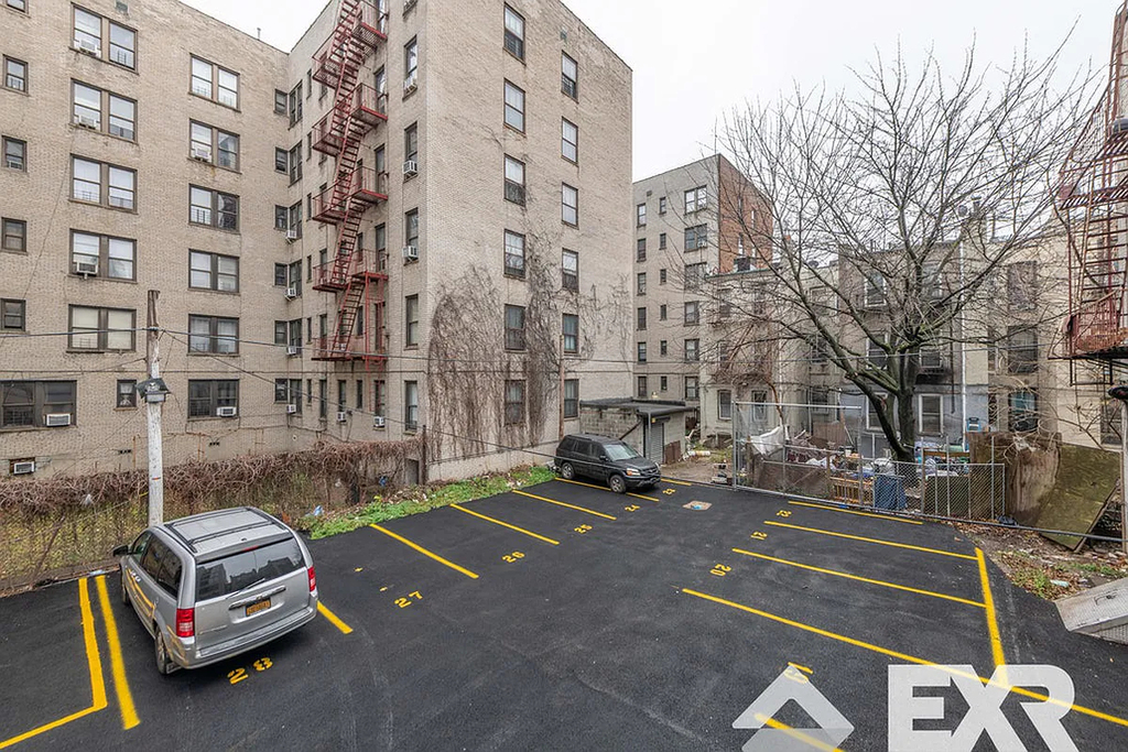 1365 nostrand ave - Photo 4