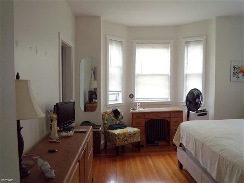 61 Clarendon Ave - Photo 23