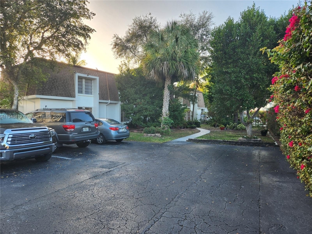 9631 Sw 77th Ave - Photo 26