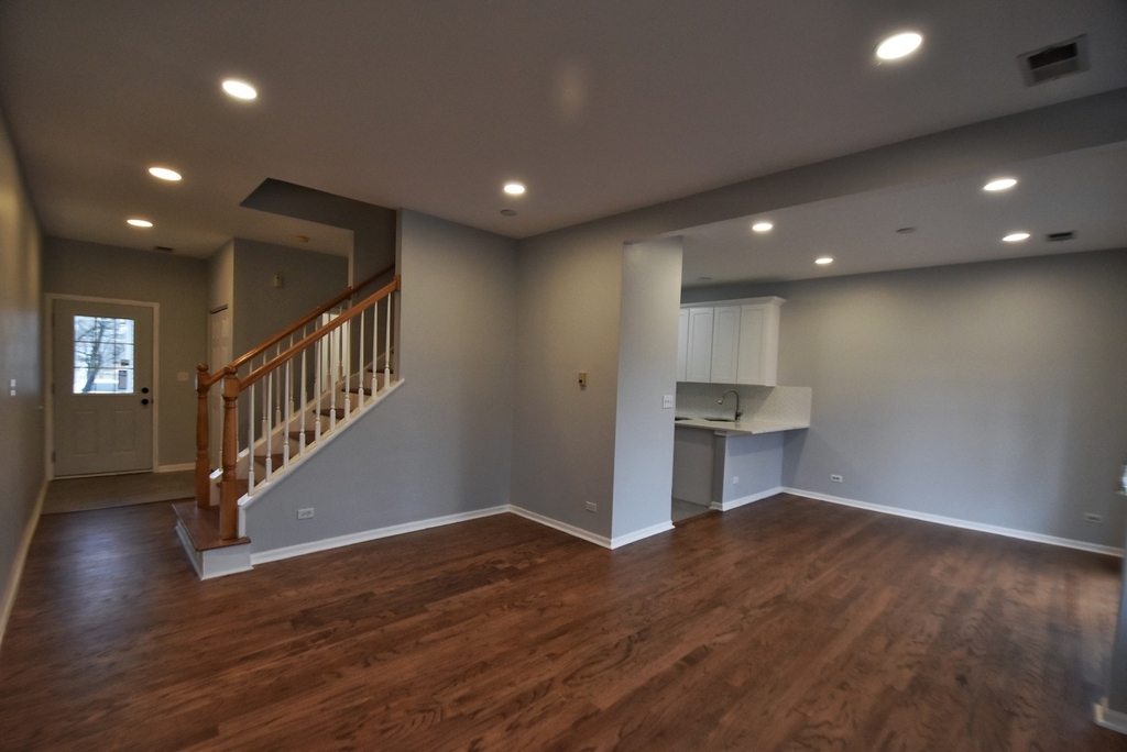 610 Lakeridge Court - Photo 3