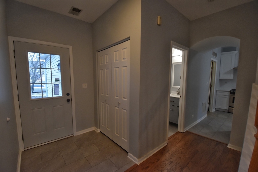 610 Lakeridge Court - Photo 5