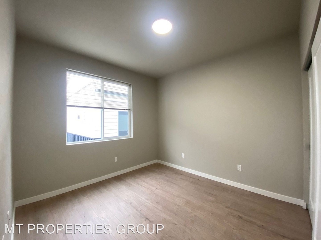 522 W Bickford - Photo 15