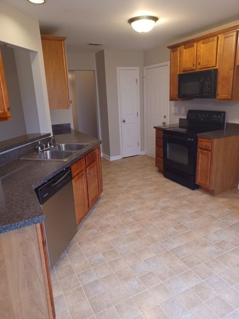 3335 Monoco Dr. - Photo 2