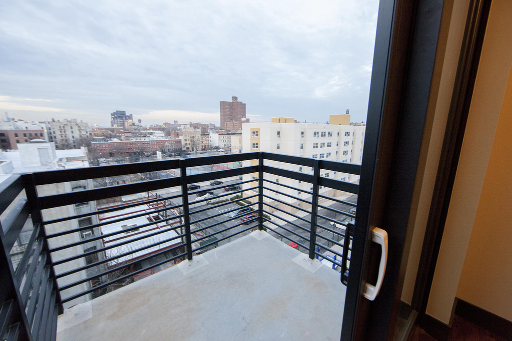 875 Dekalb Avenue - Photo 3