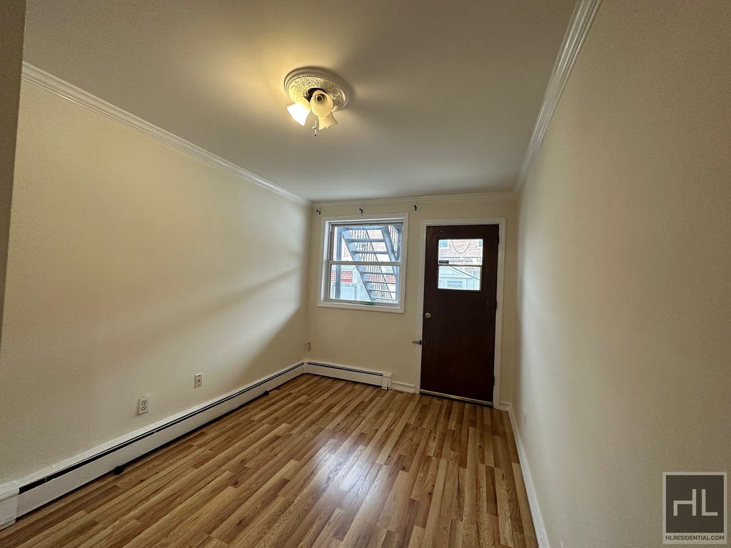 20-20 Hazen Street - Photo 11