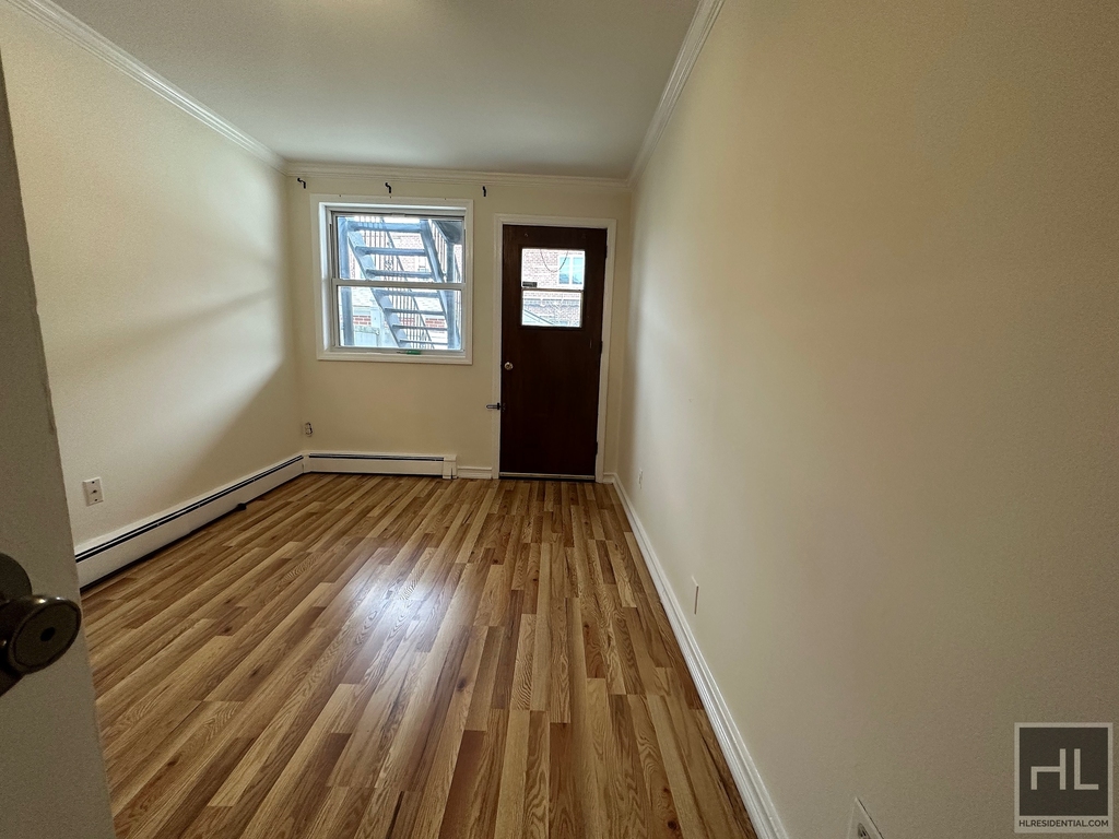 20-20 Hazen Street - Photo 6