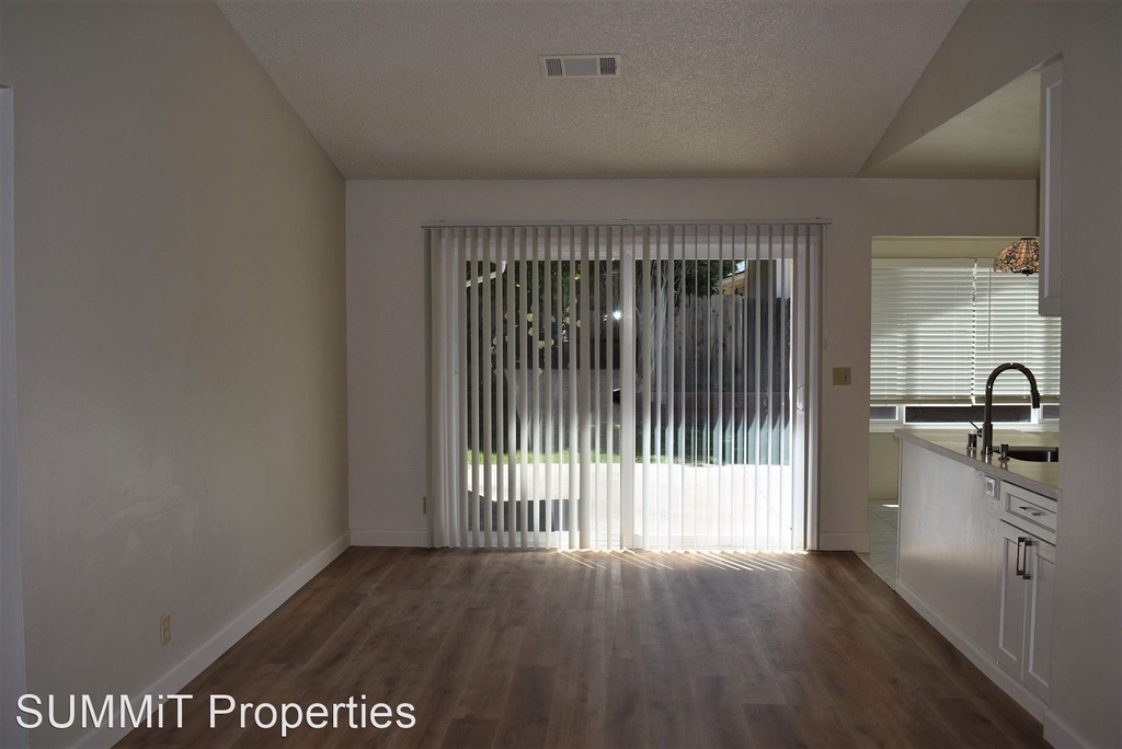 674 Seville Lane - Photo 11