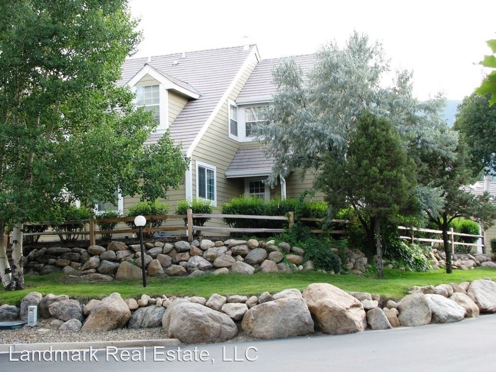 282 Cobblestone Drive - Photo 1