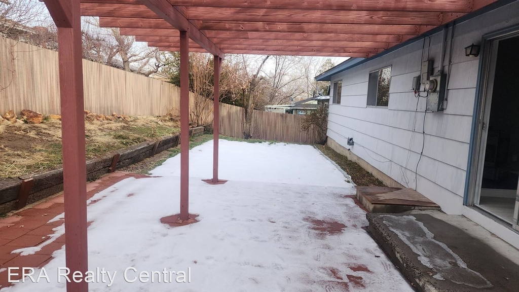 2535 Van Buren Dr - Photo 3