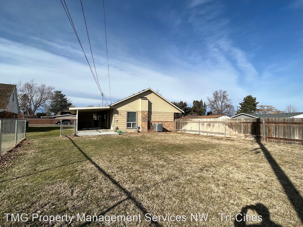 3213 W Metaline Place - Photo 9