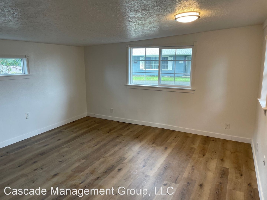 2130 Crozer St Nw - Photo 12