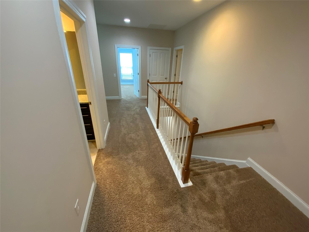 10220 Vanguard Parkway - Photo 19