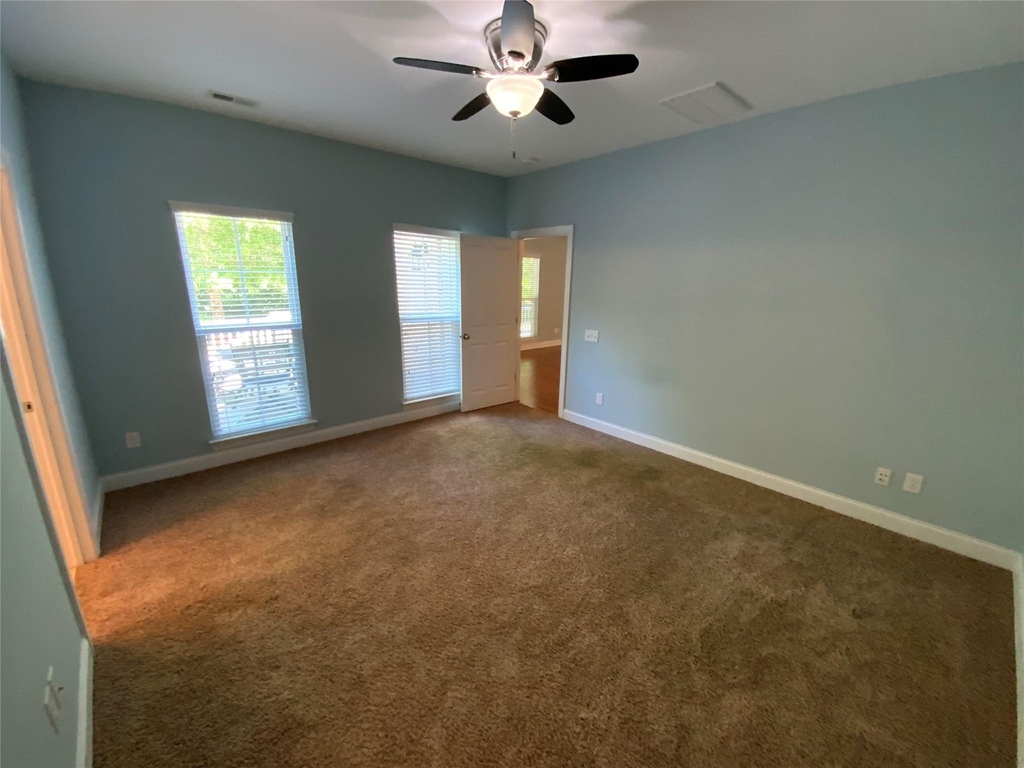 10220 Vanguard Parkway - Photo 27