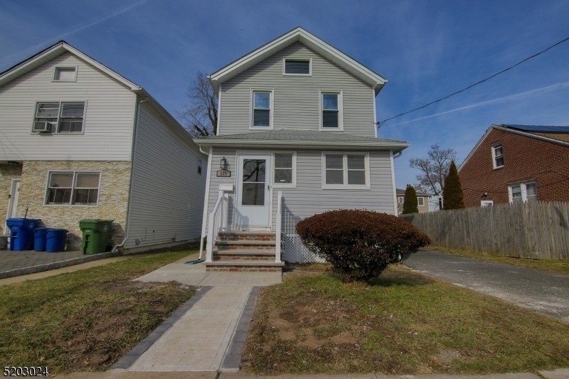 225 E Linden Ave - Photo 0