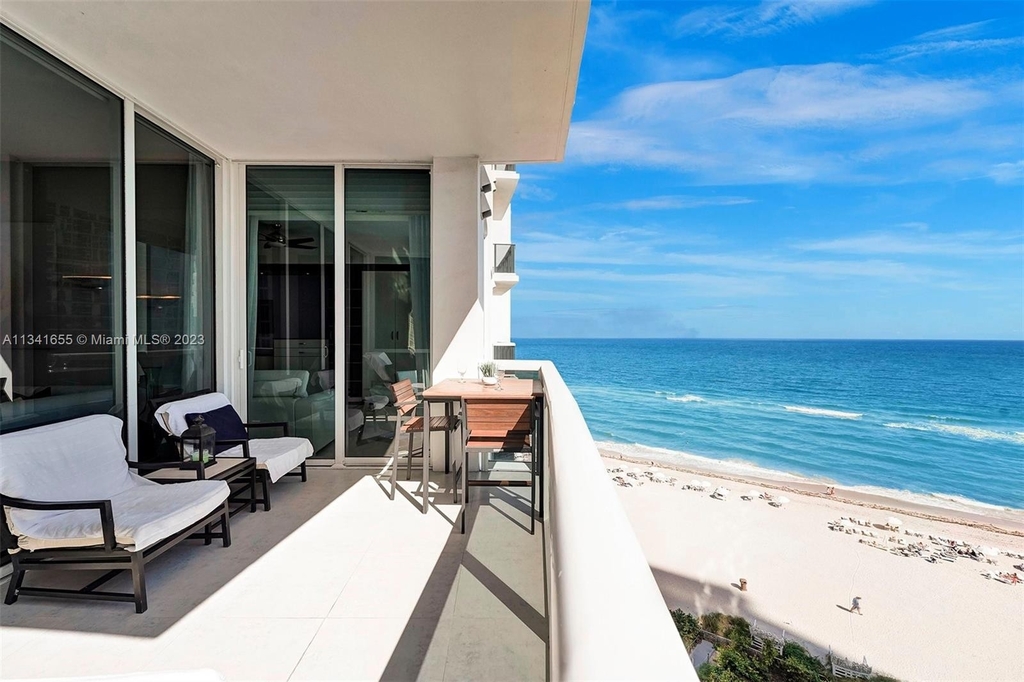 18101 Collins Ave - Photo 18