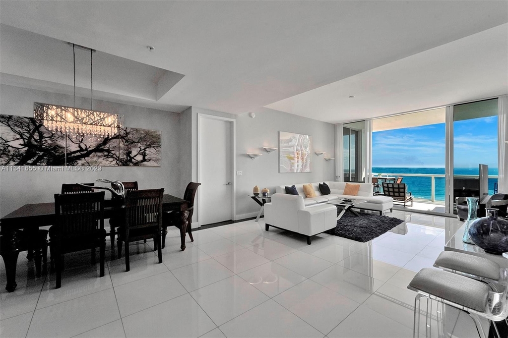 18101 Collins Ave - Photo 25
