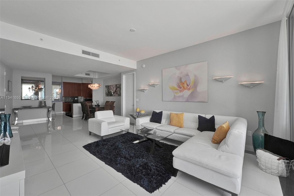 18101 Collins Ave - Photo 28