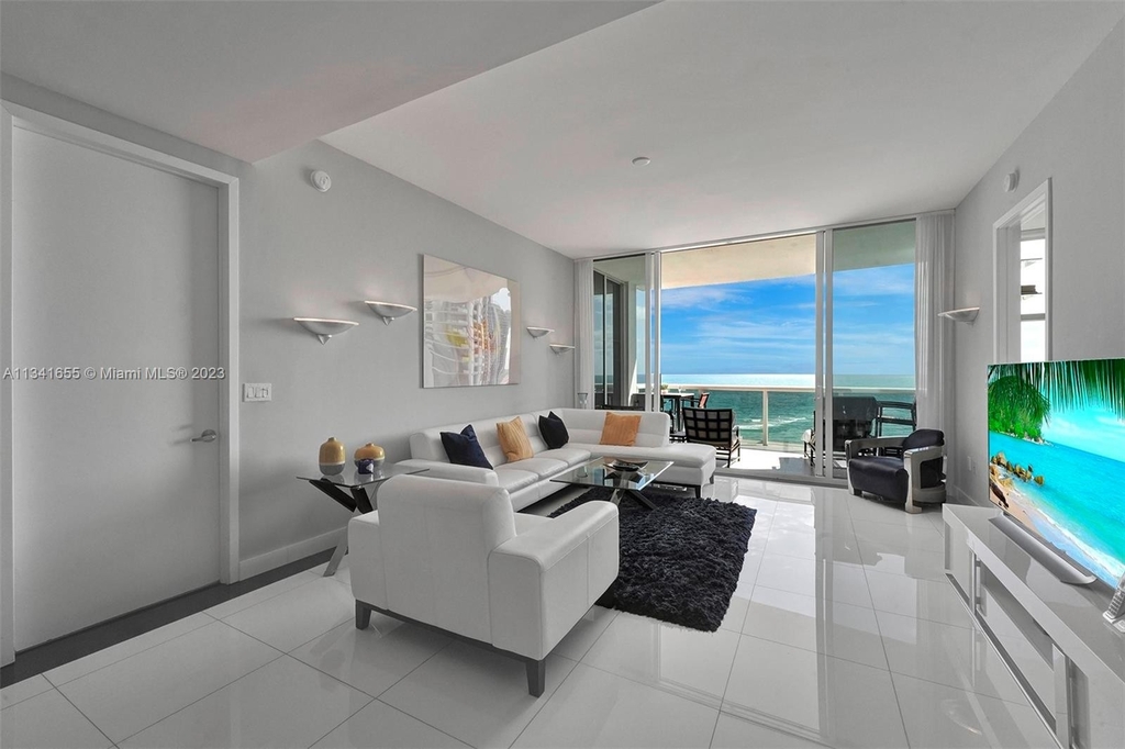 18101 Collins Ave - Photo 27