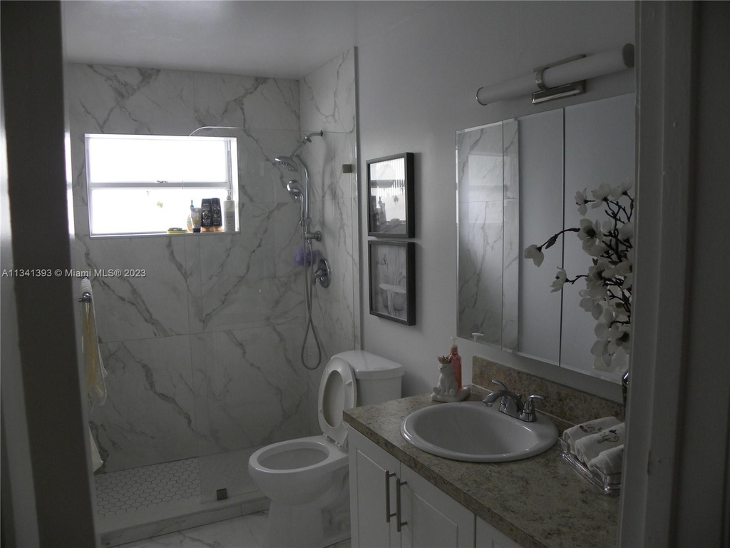 3466 Sw 23rd St - Photo 5