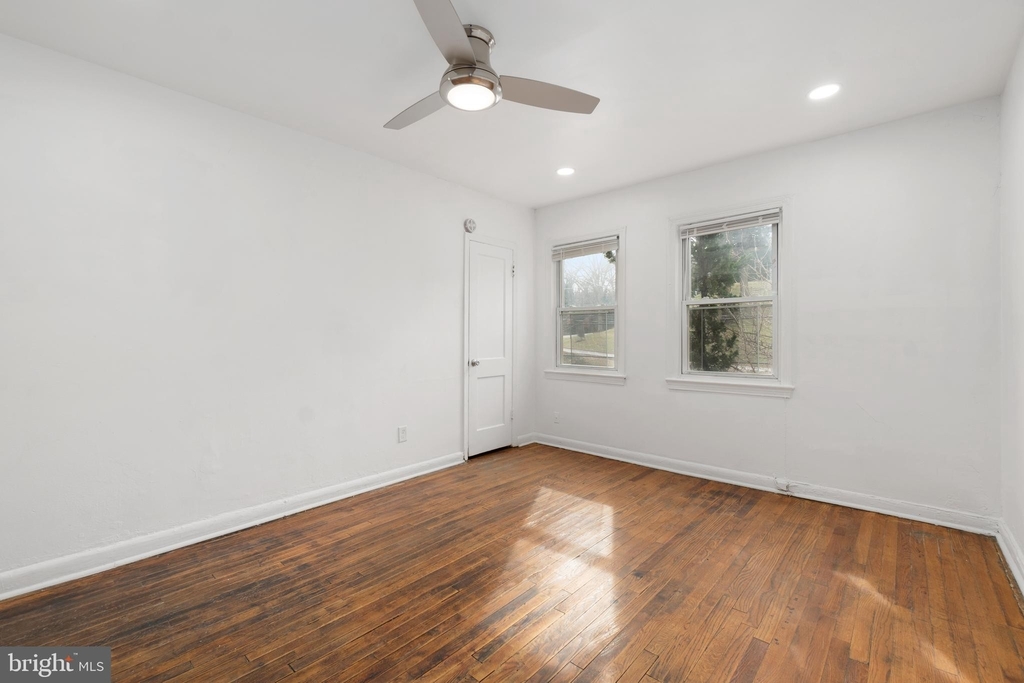 1422 W Street Se - Photo 4