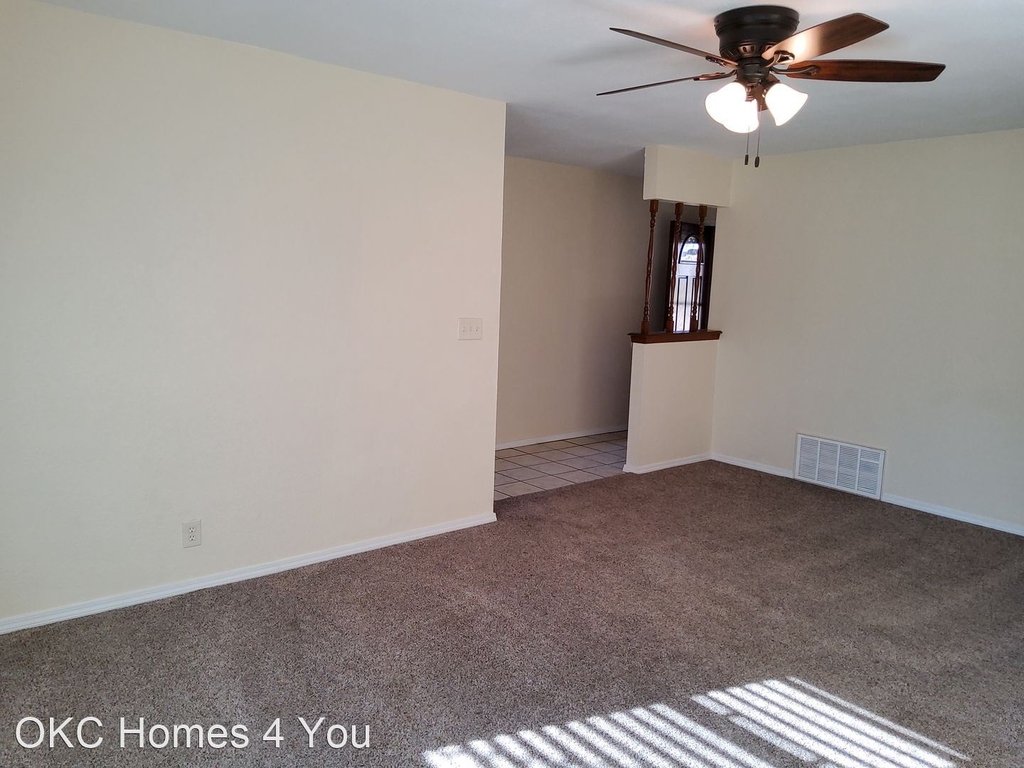 440 E. Carson Lane - Photo 2