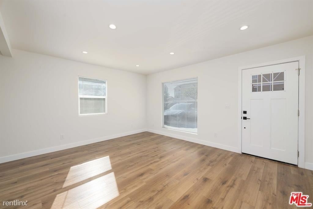 14014 Kornblum Ave - Photo 1