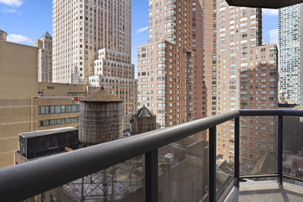 West 48th Street - Photo 3