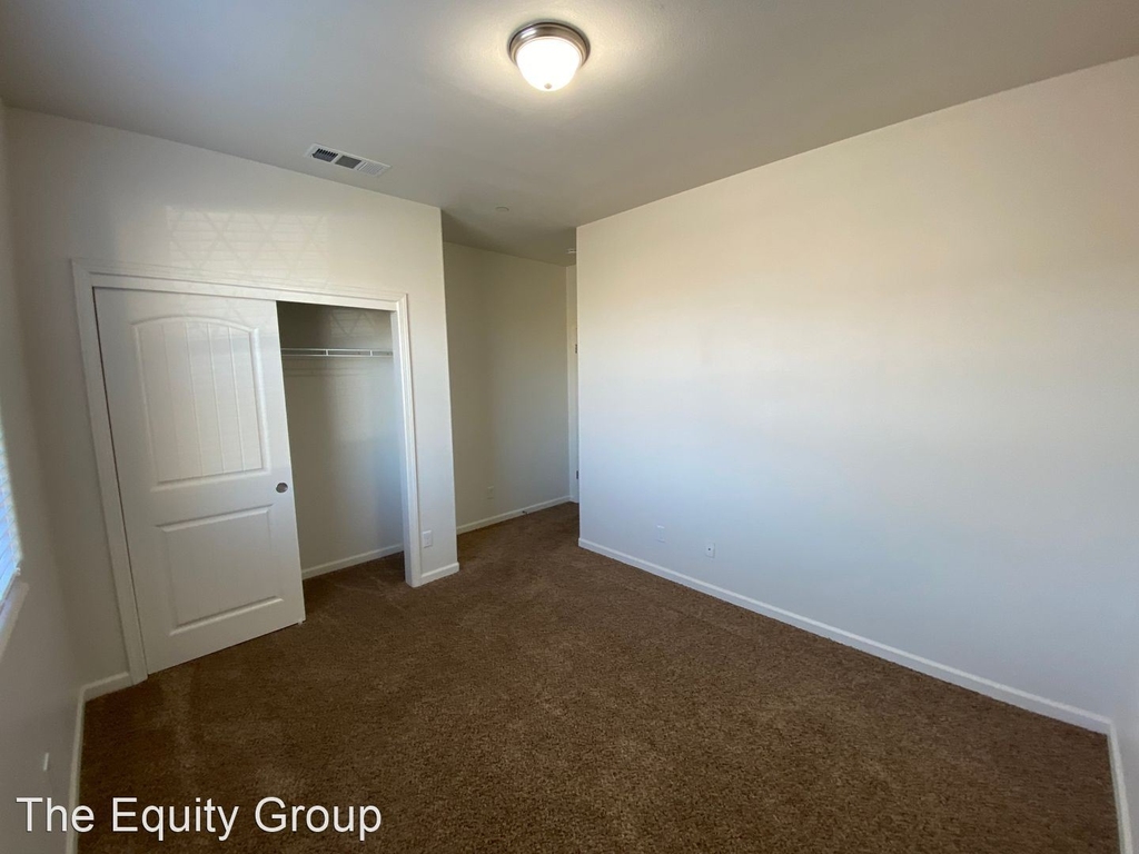 1253 Golf Avenue - Photo 2