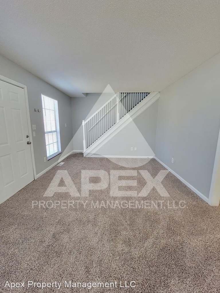 2028 Woodrow Drive - Photo 4