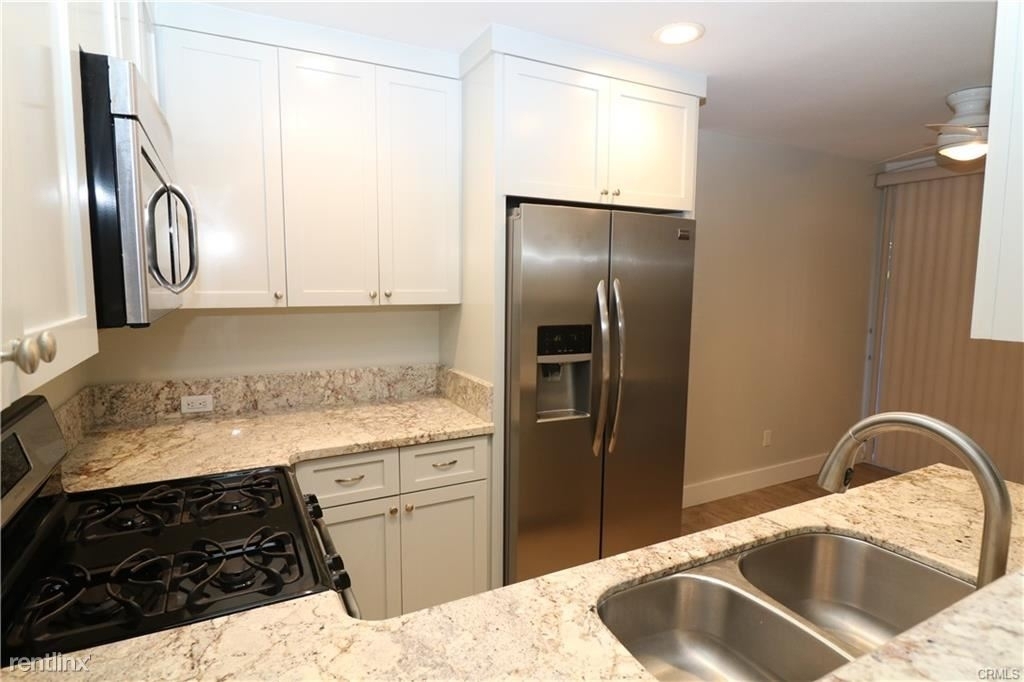 280 Aster St Apt 1 - Photo 3