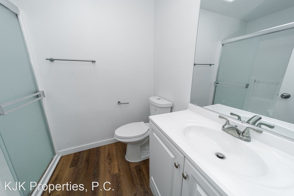 9032 North Berkeley Avenue - Photo 36