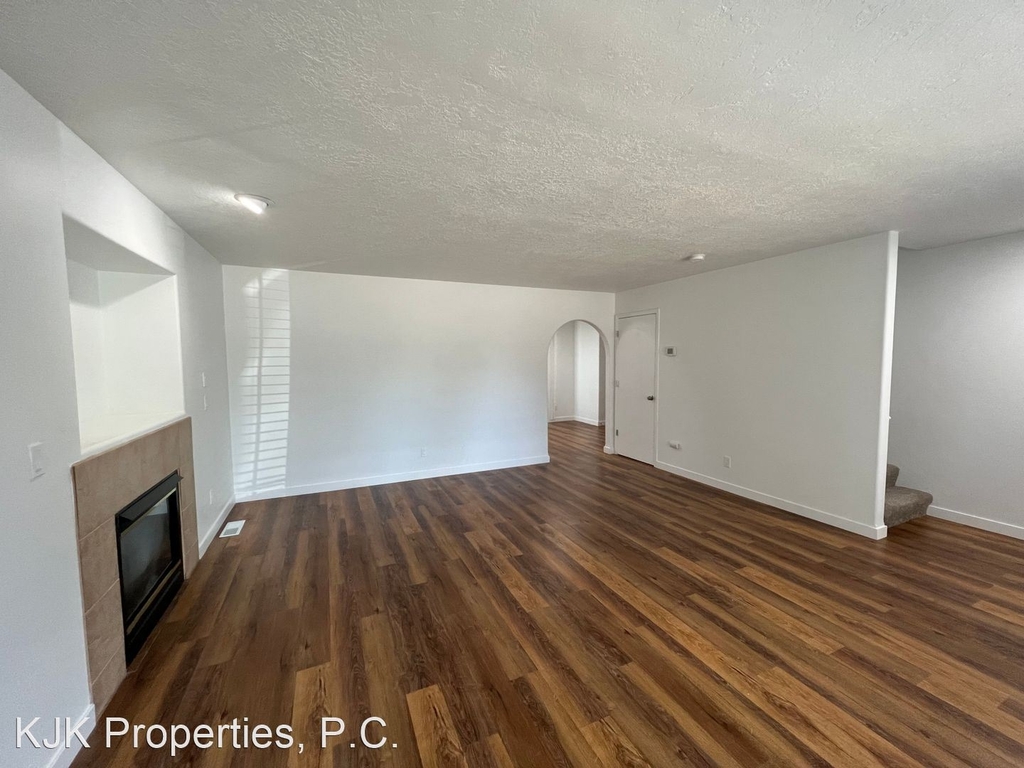 9032 North Berkeley Avenue - Photo 46