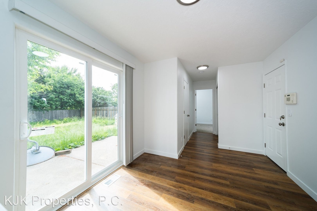 9032 North Berkeley Avenue - Photo 26