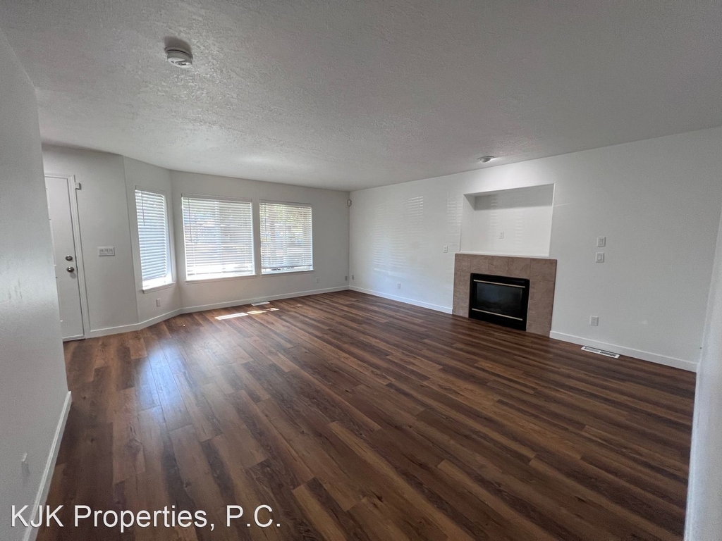 9032 North Berkeley Avenue - Photo 58