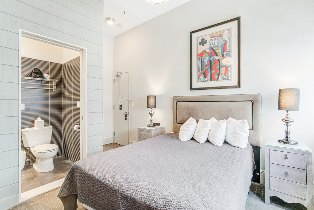 144 East 40th Street - Photo 1