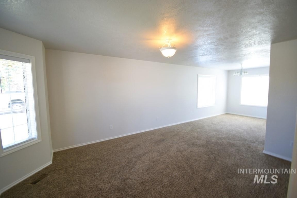 1801 W Camelot Dr - Photo 34