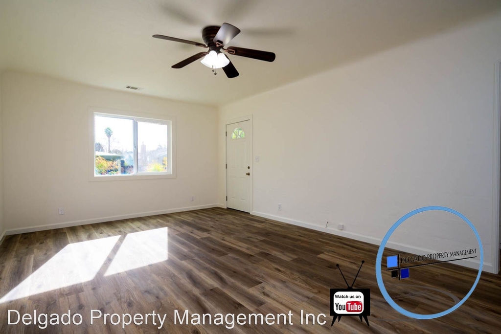 1024 Clark Street - Photo 2