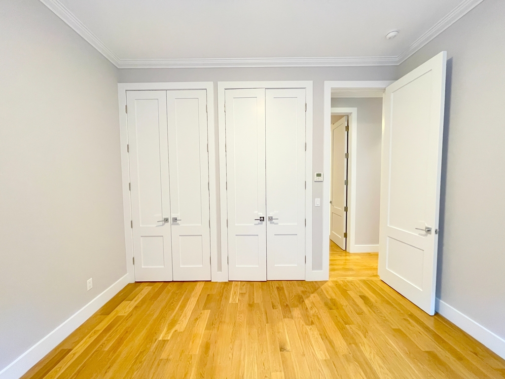 252 West 76th Street - Photo 10