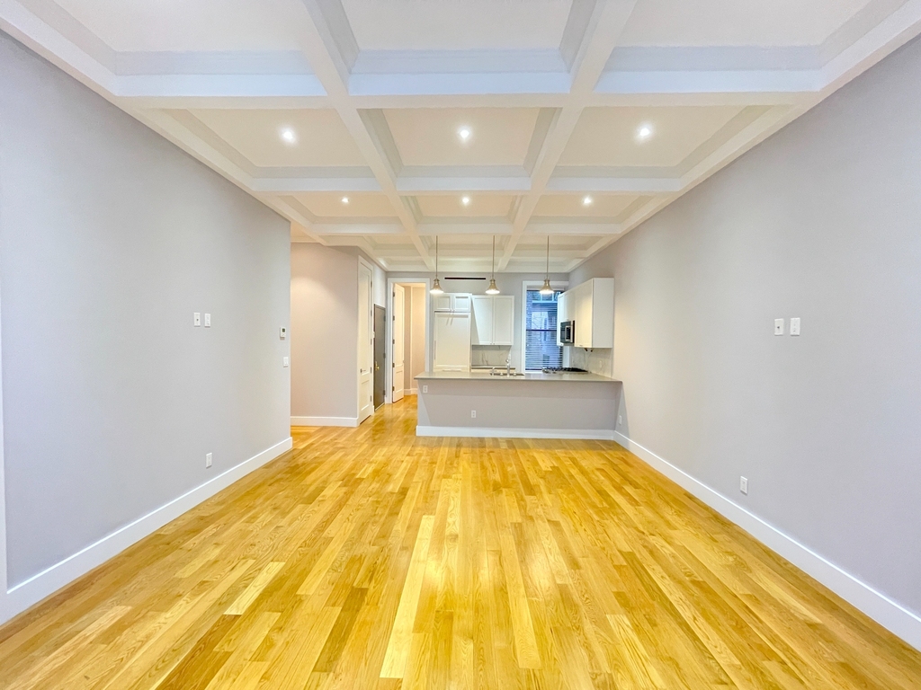 252 West 76th Street - Photo 2